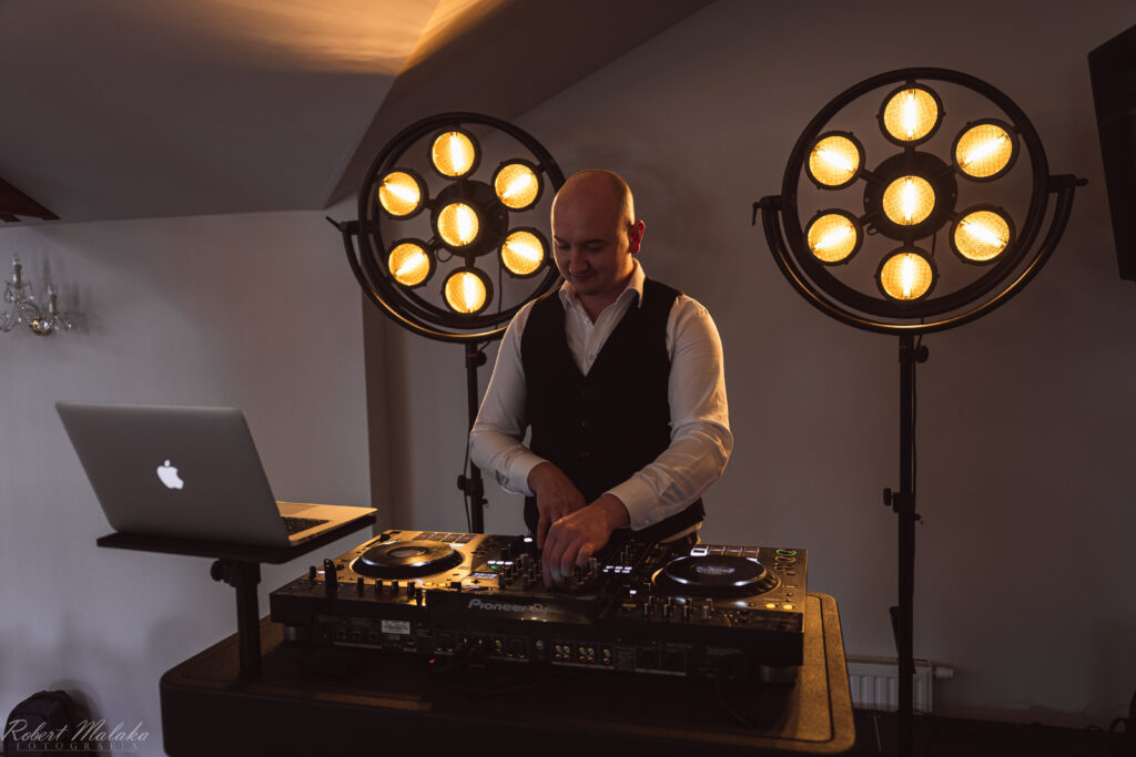 Damian Janeczek DJ na wesela i eventy